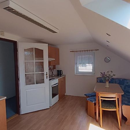 Apartment Vcelakov ภายนอก รูปภาพ